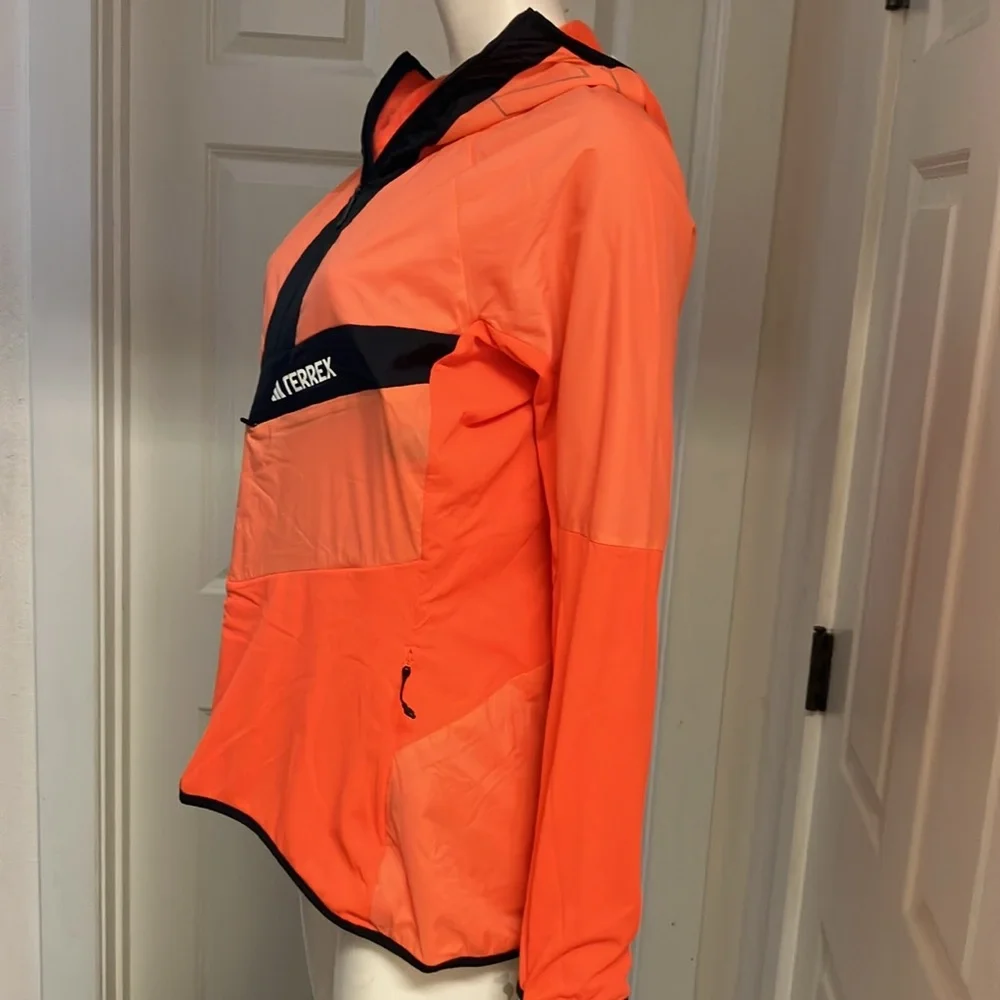 Adidas “Terrex” Long-Sleeved Hiking/Athletic 1/4 Zip, NWT! - Picture 6 of 11